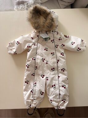 BNWT Kuling Cherry Print Winter Snowsuit with Faux Fur Hood